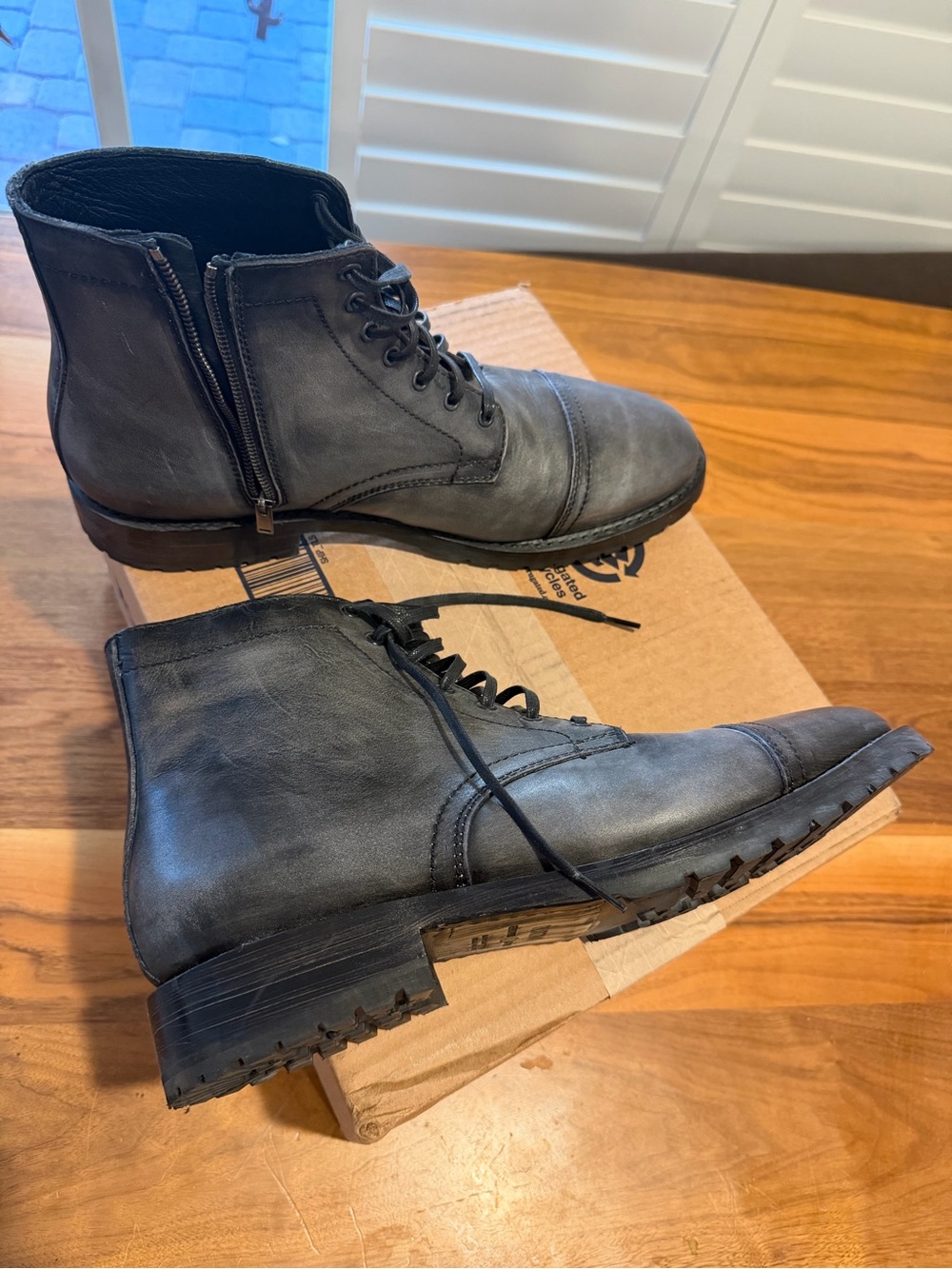 Thursday Major boot Men's distressed grey Leather Lace-Up Zip Boots